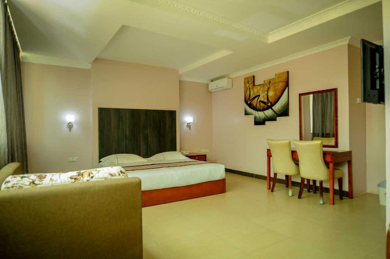 Russell Hotel 坎帕拉 外观 照片