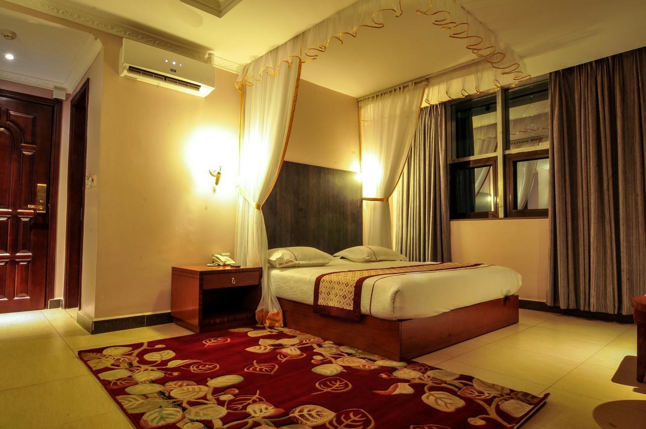 Russell Hotel 坎帕拉 外观 照片