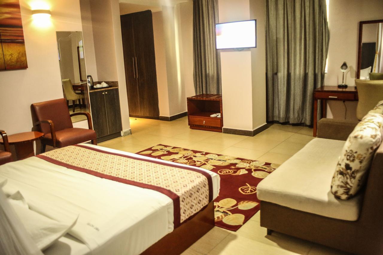 Russell Hotel 坎帕拉 外观 照片