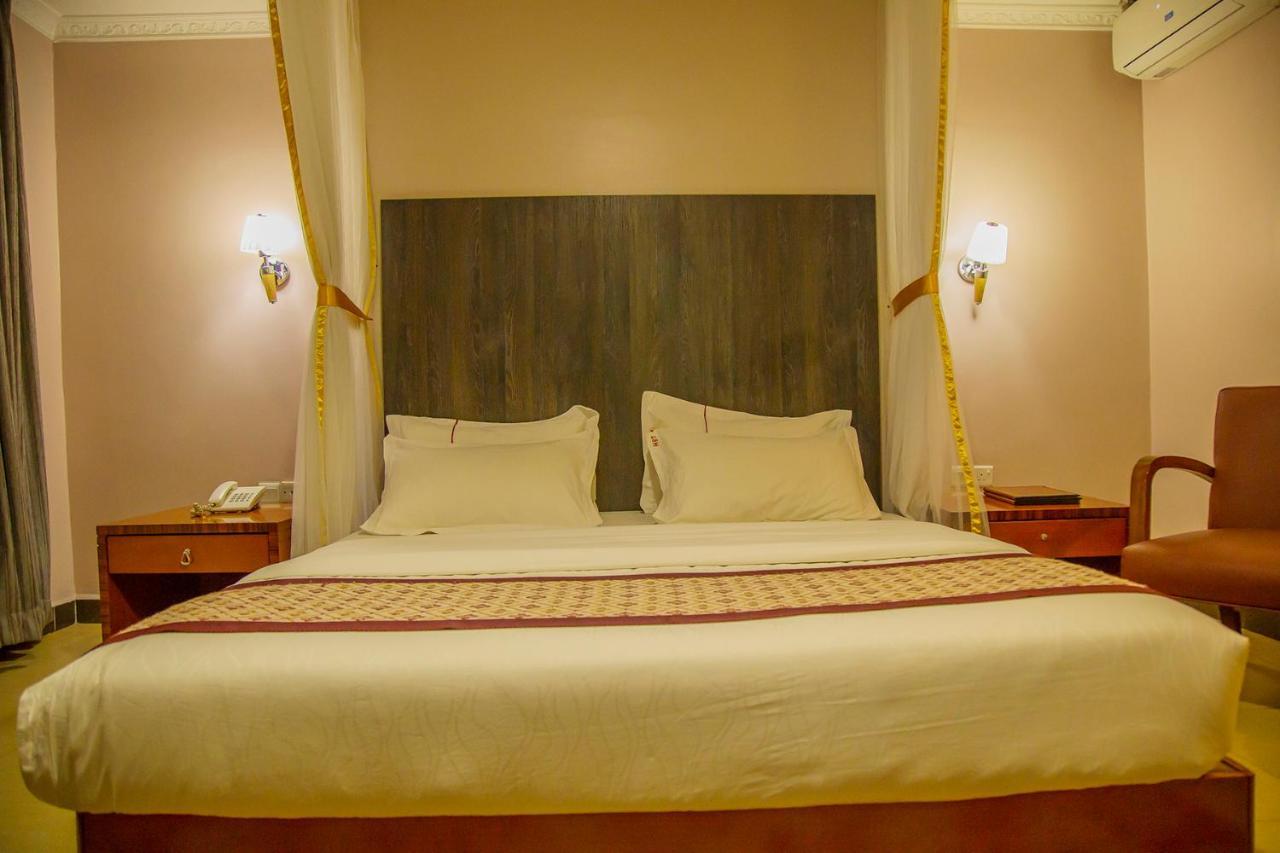 Russell Hotel 坎帕拉 外观 照片
